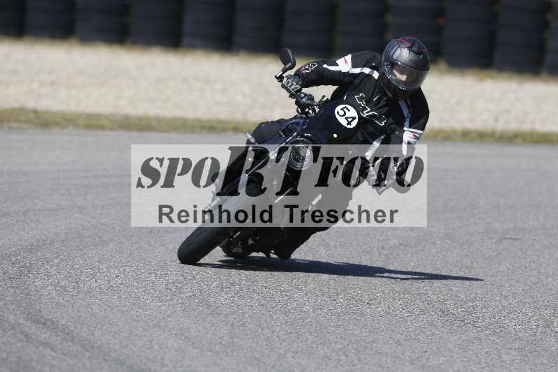 /01 02.04.2026 MAZ ADR/Gruppe gelb Gruppe gruen/54